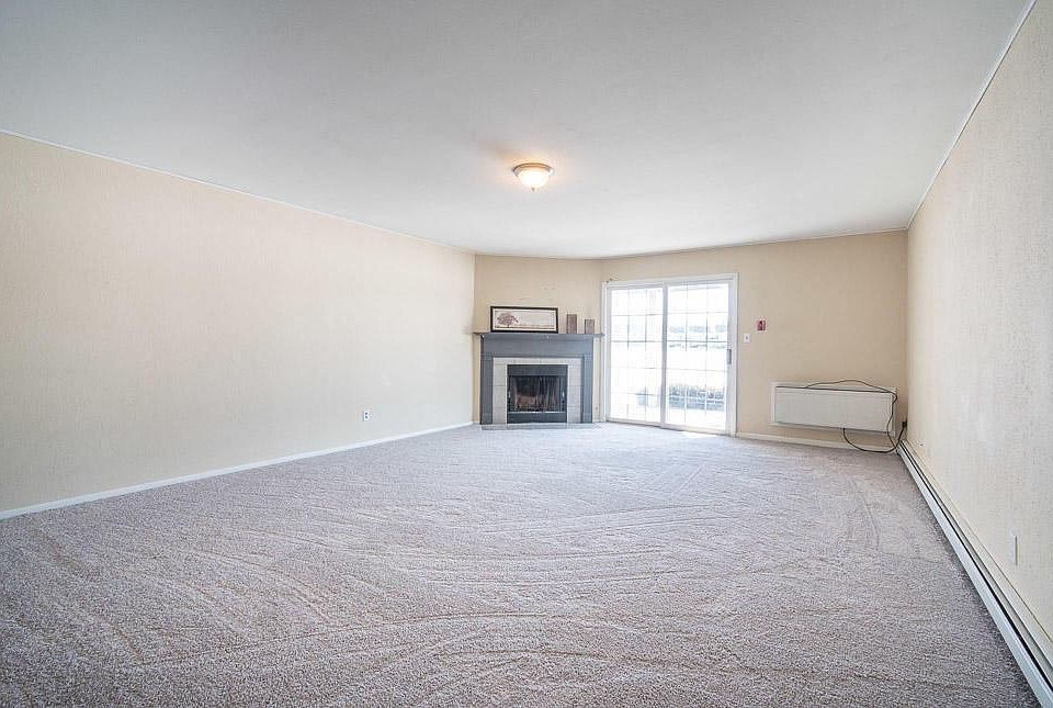 8372 S Tuckaway Shores Dr Franklin, WI, 53132 Apartments for Rent