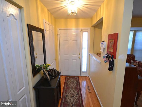 2nd image of 4 Shelton Ct