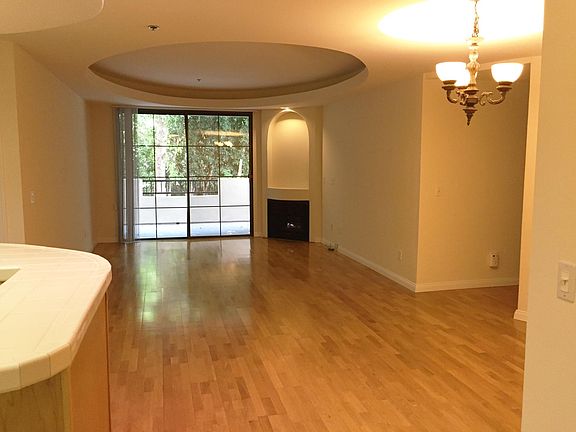5th image of 540 N Rossmore Ave Fl 1ST
