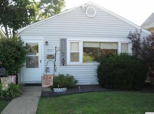 810 S 20th St, Quincy, IL 62301
