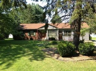 2448 Johnnycake Rd SE, Warren, OH 44484