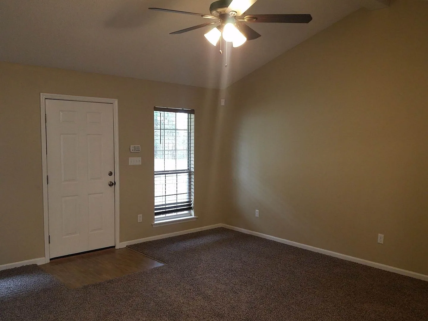 Charming 3BR/2BA Home Minutes from Moody AFB - Your Perfect Rental! — Photo 3