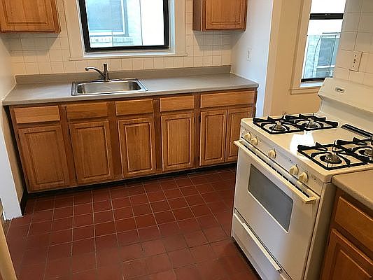 3rd image of 21-71 27th St #3