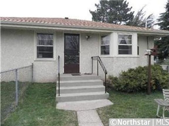 3rd image of 1226 Shryer Ave W