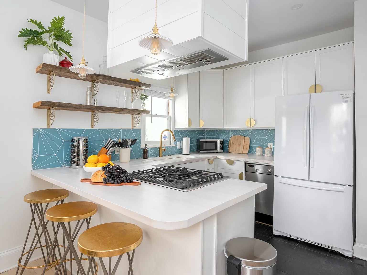 2 bed, 1.5 bath, 1259 sqft, $4,200 — Photo 4