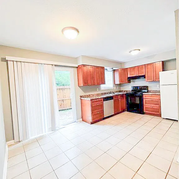 1910 Barak Ln #18 — Photo 4
