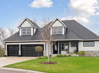 7690 Urbandale Ln N, Maple Grove, MN 55311