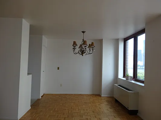 Sold by Nest Seekers International | media 31