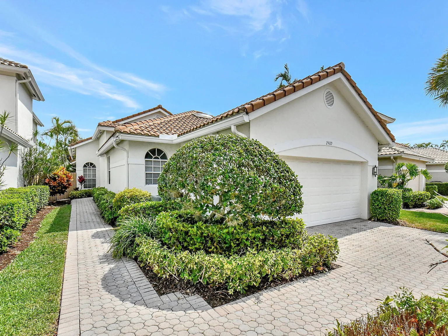 2 bed, 2.0 bath, 1717 sqft, $10,000 — Photo 3