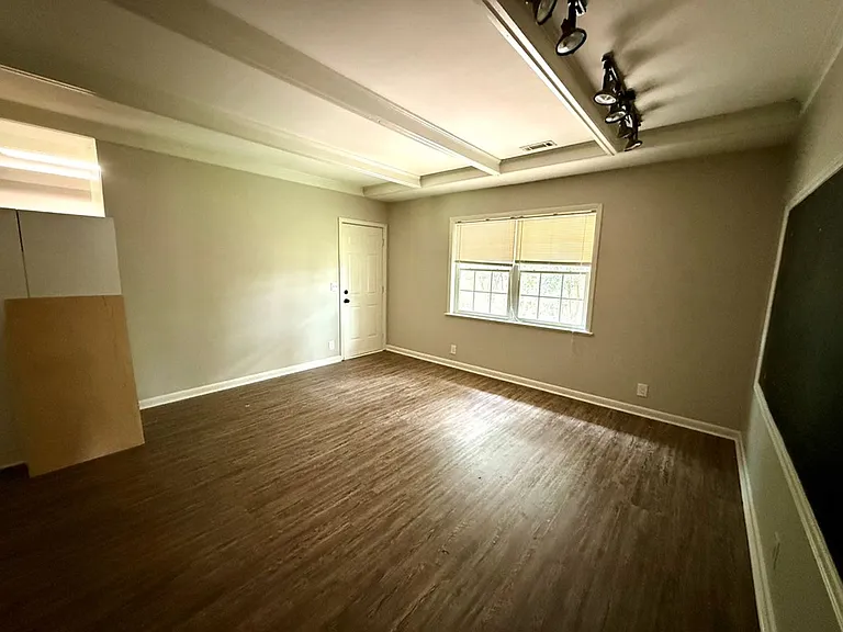 325 Homewood Ave — Photo 8