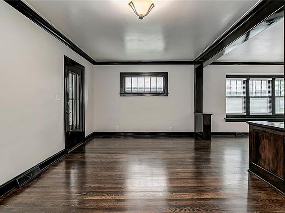 3rd image of 4206 Bell St