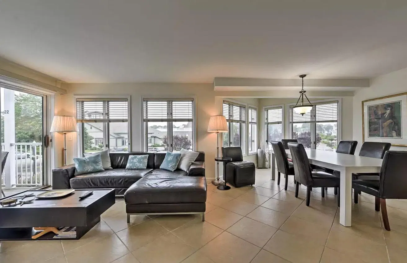 22 Oceanside Pl — Photo 4