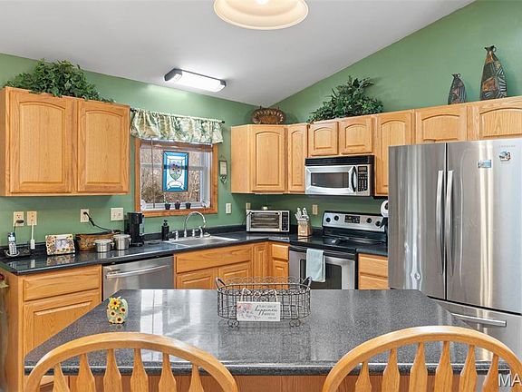 5th image of 1681 Spreckelmeyer Rd