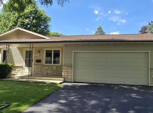 5326 Knightsbridge Rd, Madison, WI 53714