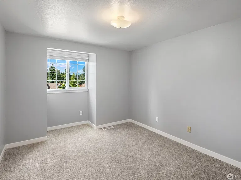 15917 SE Fairwood Blvd — Photo 9