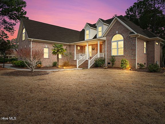 4th image of 542 Riverwood Drive SE