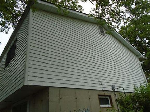 3rd image of 1736 Hilltop Ln