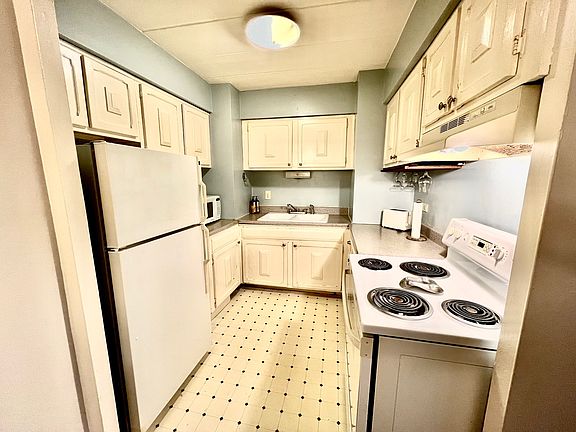 2nd image of 320 Circle Ave APT 201