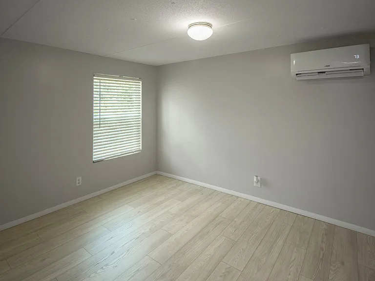28 Shady Ln N — Photo 10