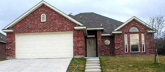 1st image of 100 Parkwood Ct