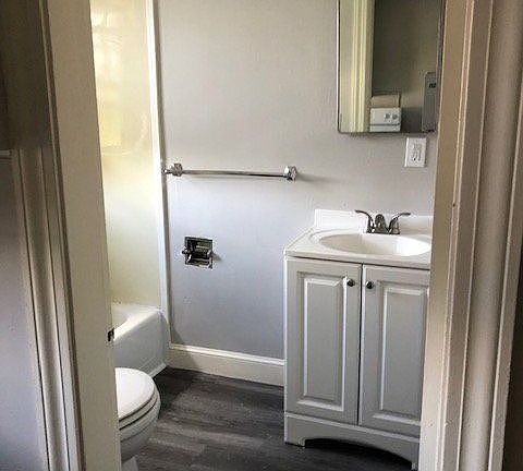 2nd image of 134 South St #10