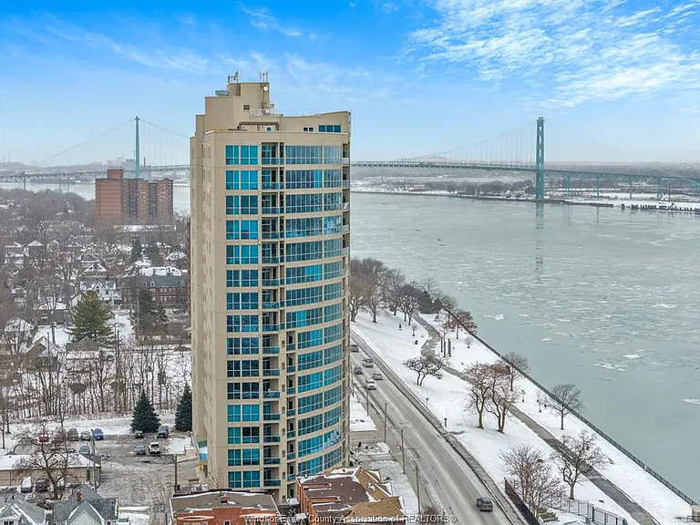 1225 Riverside Dr E #1007 — Photo 37