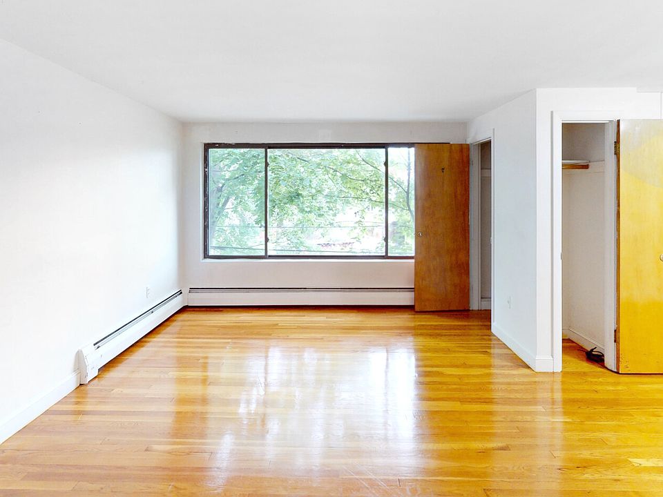 1st image of 191 W Wyoming Ave #11