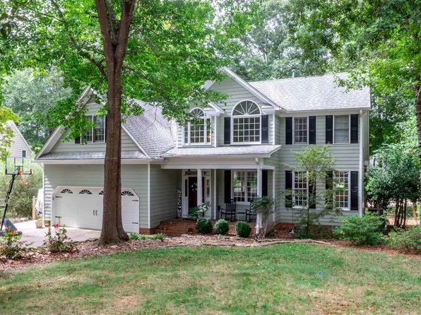 5024 Kinderston Dr, Holly Springs, NC 27540