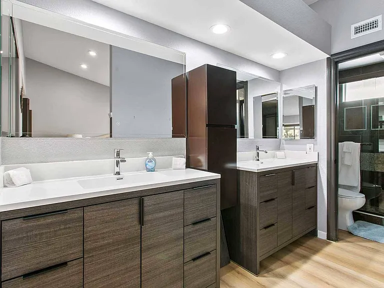 1210 N Country Hollow Dr — Photo 17