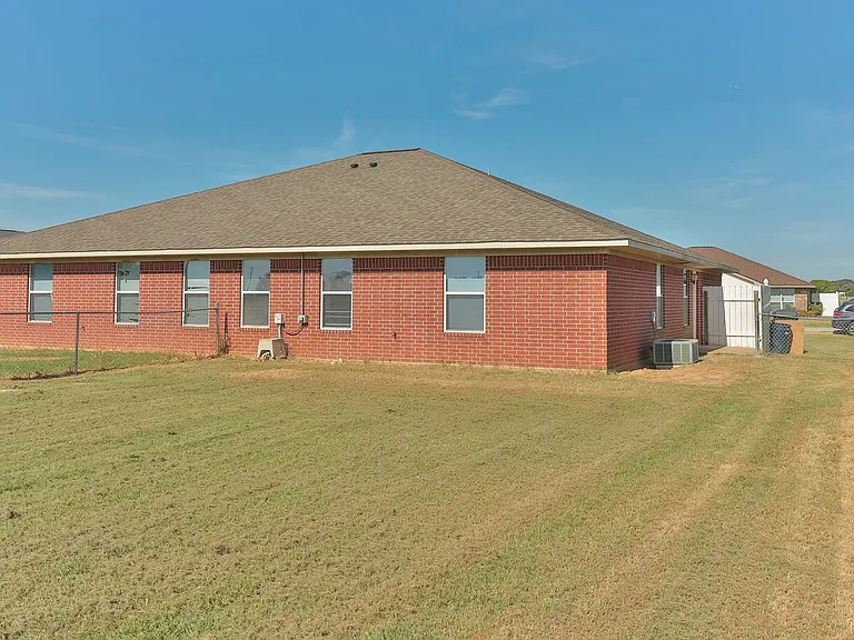 16131 Rolling Meadows Dr — Photo 15