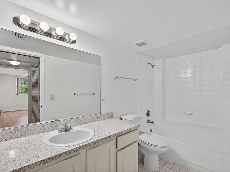 8353 Lake Dr #204 — Photo 11