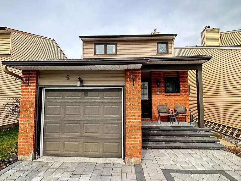 5 Fulham Ct — Photo 1