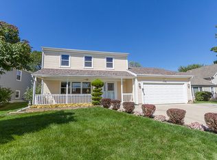 372 N Walnut Ln, Schaumburg, IL 60194