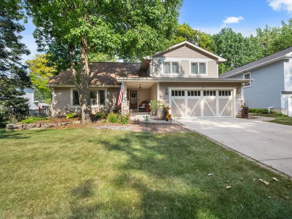 1050 Viking Ct, Batavia, IL 60510