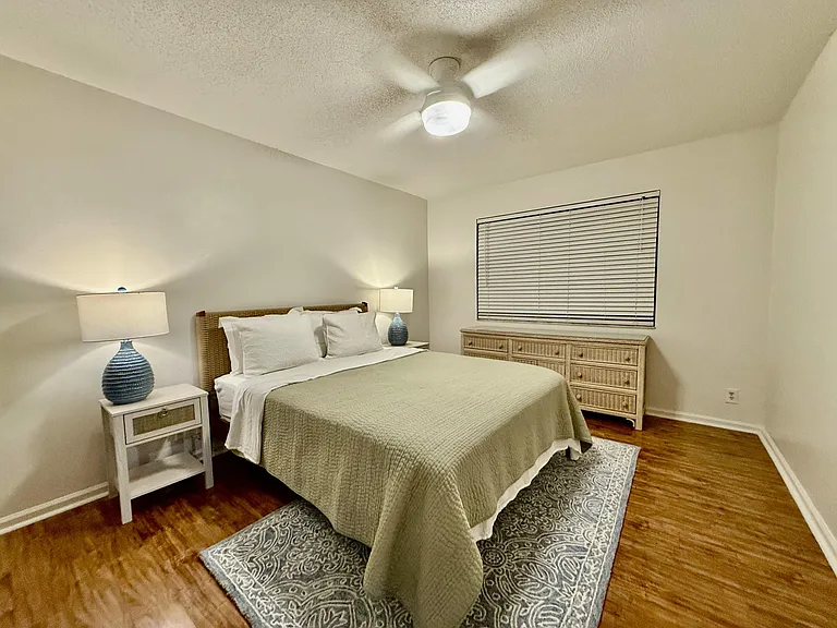 325 Knotty Wood Ln — Photo 27