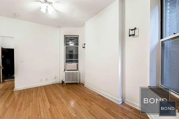 Rented by Bond New York | media 15