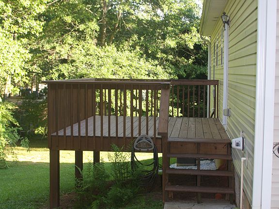 5th image of 88 Jacquelyn Dr