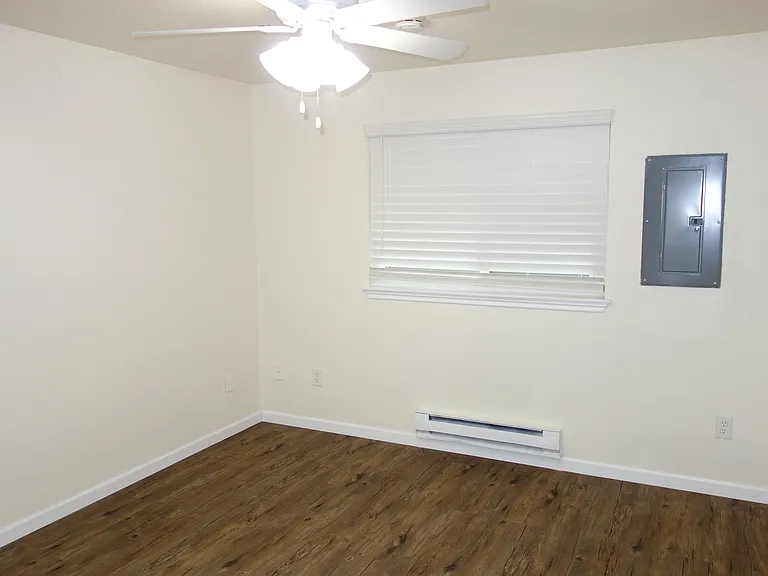 Heatherstone Park Apartments — Photo 9