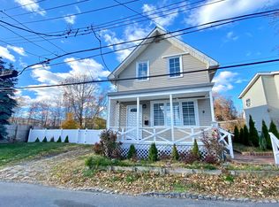 9 Bell St, Staten Island, NY 10305