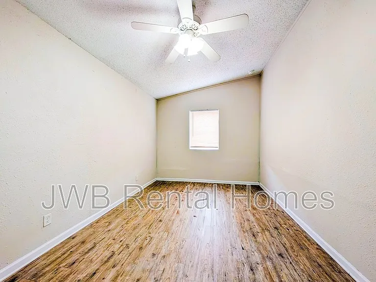 2830 San Diego Plz — Photo 8