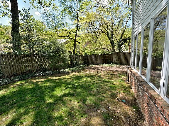 4th image of 2431 Caron Ln