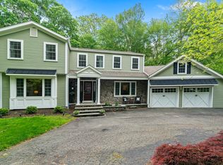 8A Russett Rd, Sandy Hook, CT 06482