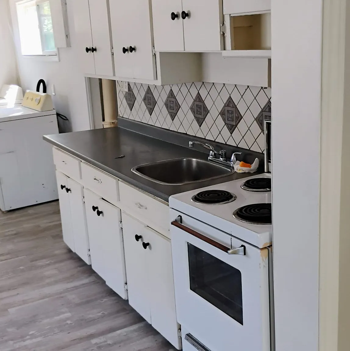 2 bed, 800 sqft, $1,250 — Photo 1