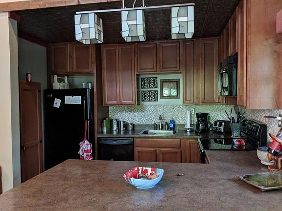 3rd image of 493 Hemlock Meadow Dr