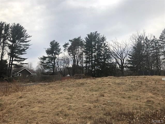 2nd image of 85 Pinebrook Rd