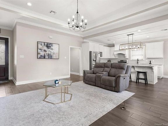 4th image of 753 Dianne Ln
