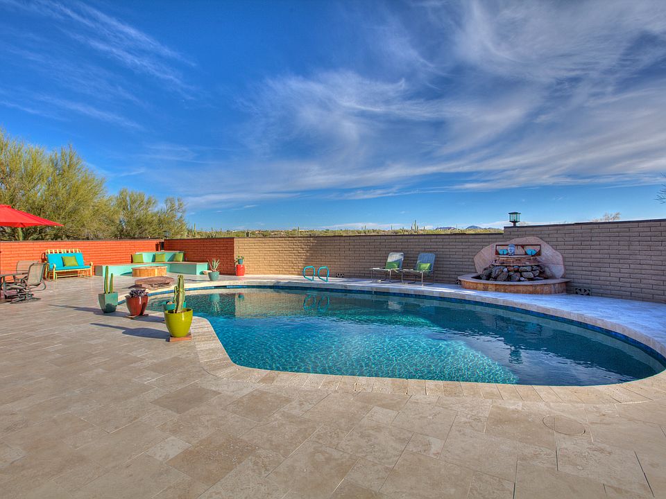 Private patio,firepit, pool 