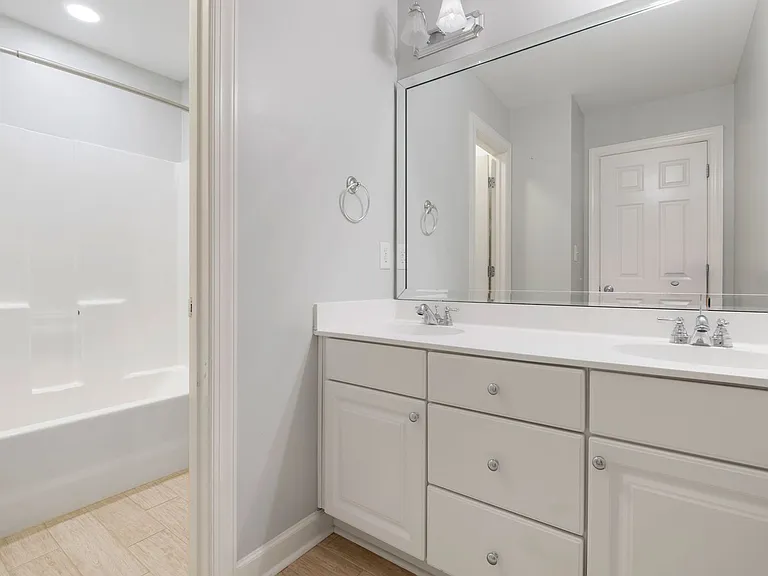 207 Towne Ridge Ln — Photo 22