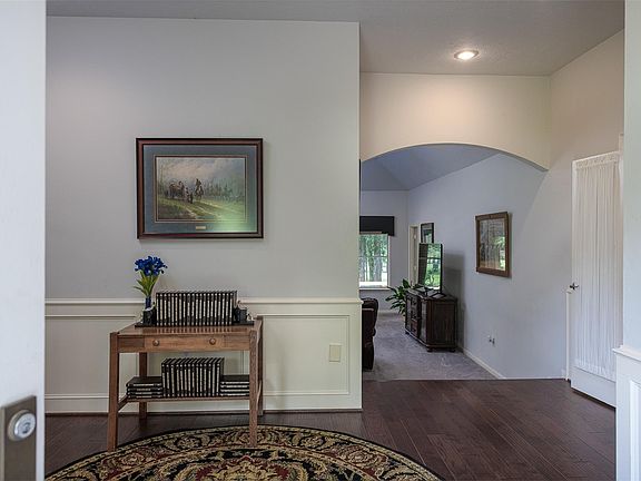 4th image of 108 Greenbriar Dr