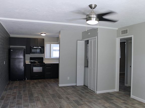 3rd image of 326 W Earll Dr APT 6